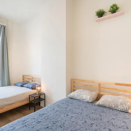 Large Authentic Apartamento *